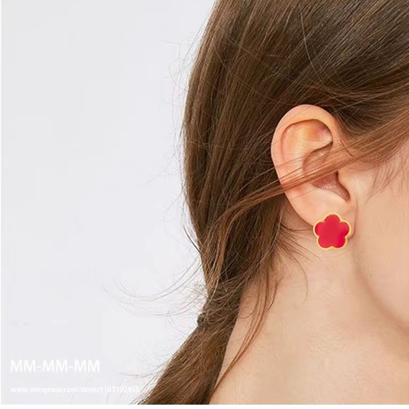 Gold and Black Clover Stud Earrings Post back von Cleef style - Picture 6 of 6